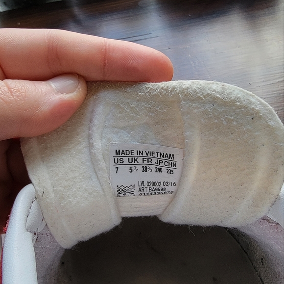 Adidas Gazelles Size 7 - Picture 3 of 5